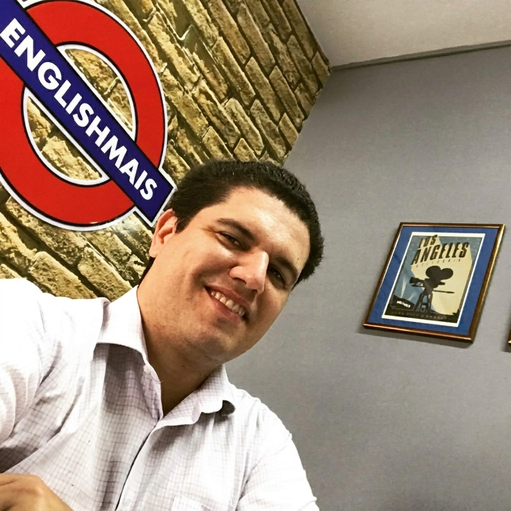 Renato Aquino na English Mais